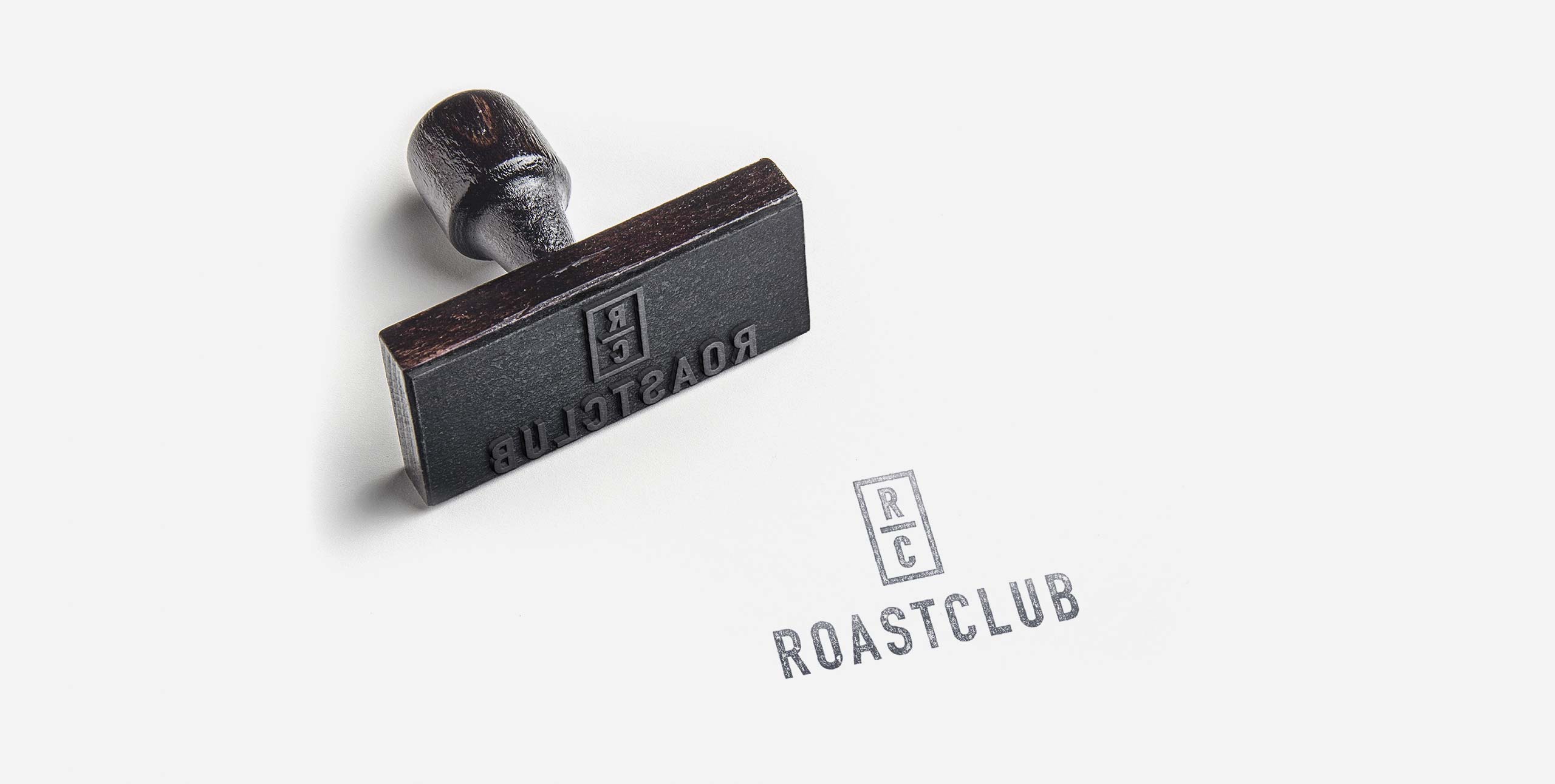 Logo Development of Roastclub Coffee by the freelance Art Director UI/UX Designer Christoph Gey from Leipzig, Germany