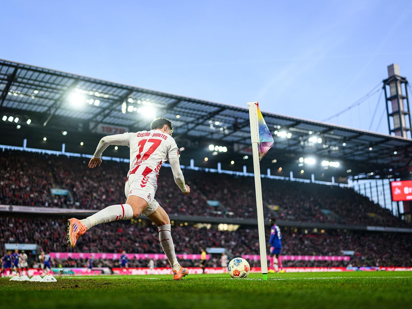 Futuristic App for 1. FC Köln designed by the freelance Creative Director Christopher Gey from Leipzig - Social Media